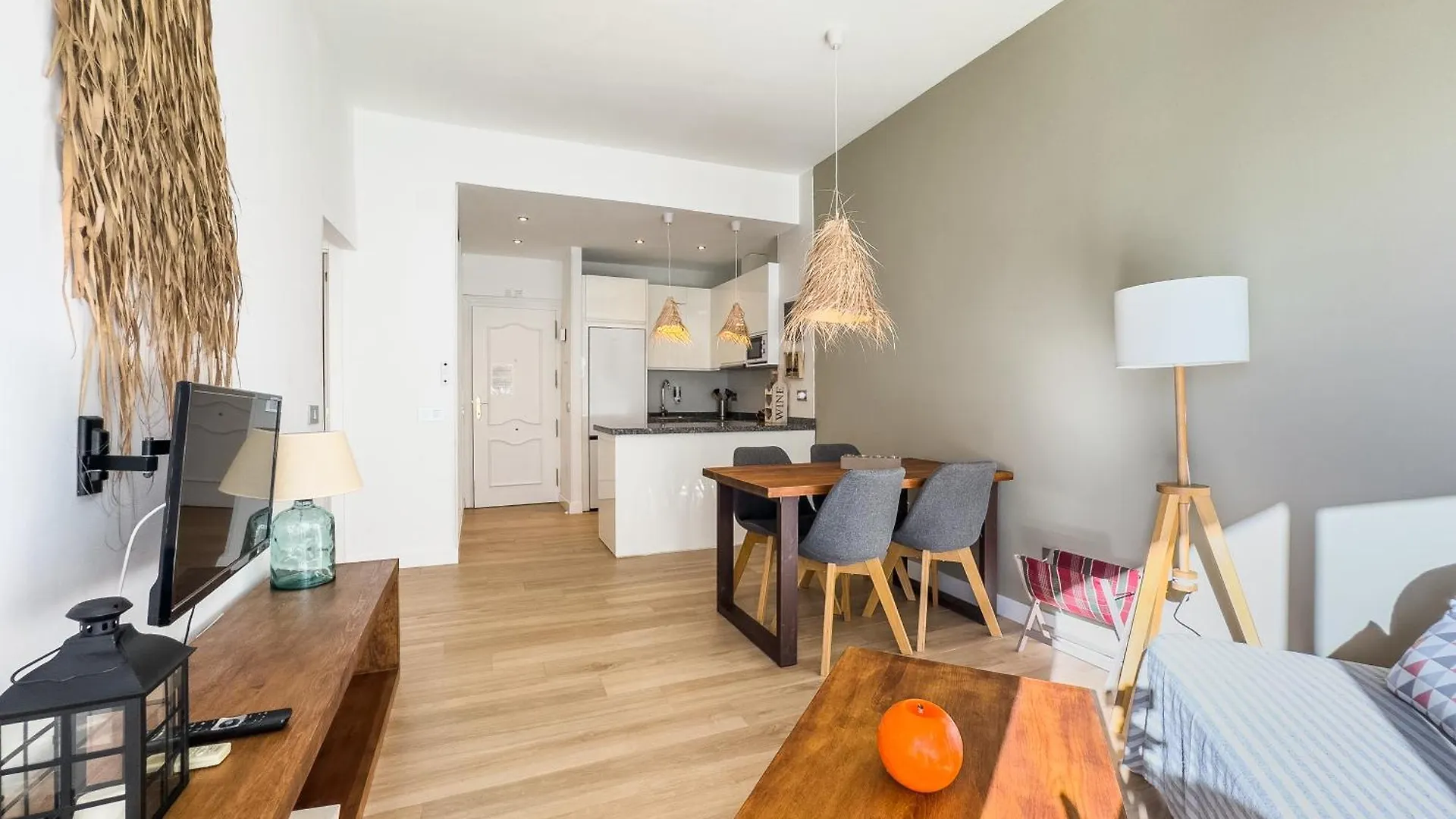 Skol 420C Fantastico 1 Dormitorio Primera Linea De Playa Marbella 0*,  Spain